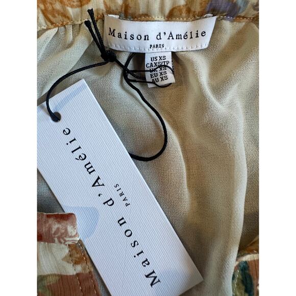 NWT Maison d' Amelie Floral V-Neck Flutter Sleeve Blouse Sz. XS - Picture 5 of 13